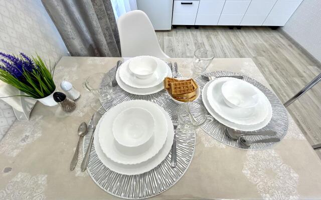 4 Сезона на улице Академика Сулейманова 10