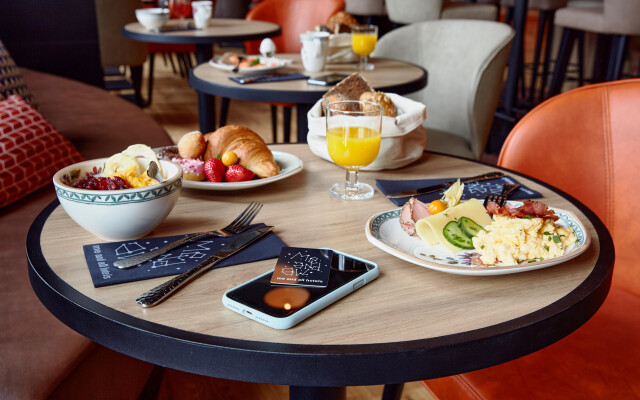 Me and All Hotel Hanover, by Hyatt