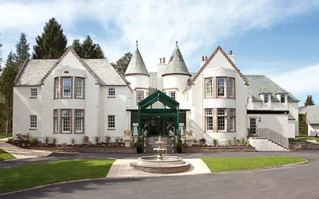 Cairn Lodge