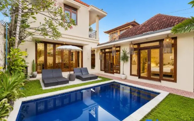Seminyak Double6 Beach 5BR Villa - pool & parking