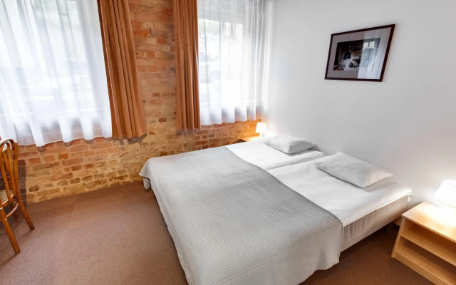 Janne Hotel