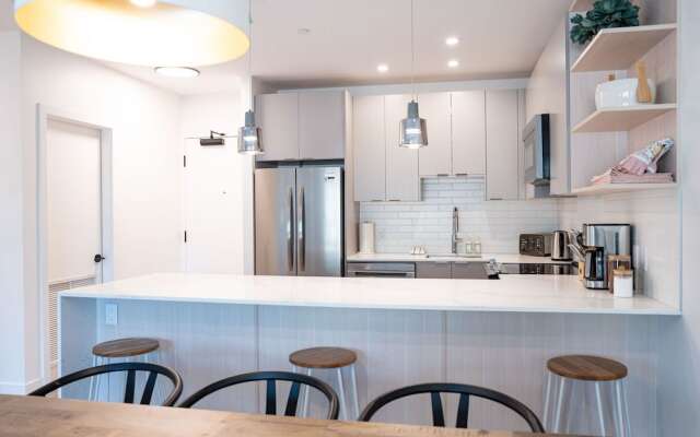 Drop In Condo by Revelstoke Vacations