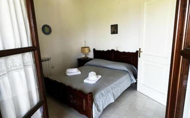 Thalatta and Oros Traditional Villa