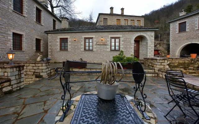 Nikolas Guesthouse