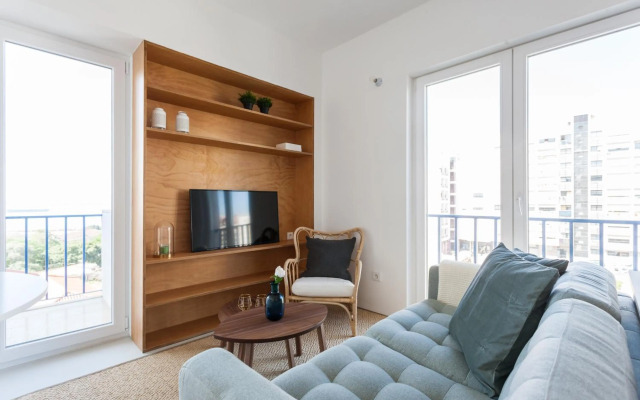 FLH Beato River View with Balcony