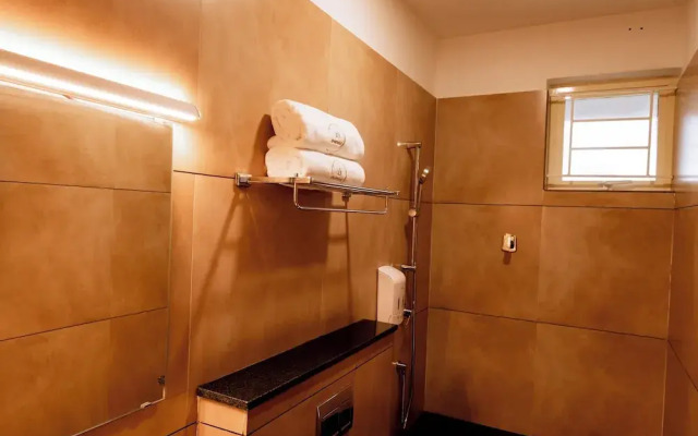 Dreamotel Luxury Suites and Rooms