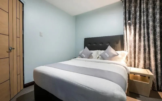 Oyo 207 Bay Area Suites Near Philippine General Hospital