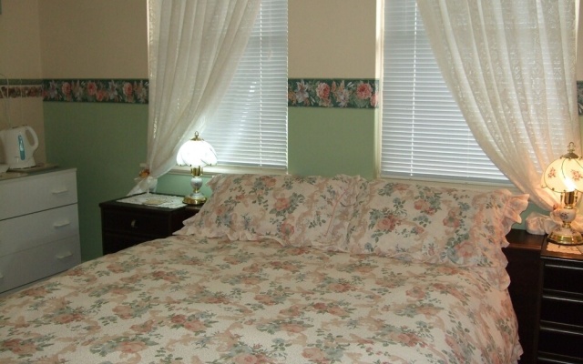 Mossbrook Country Estate Bed & Breakfast – Guest Rooms – Carlotta