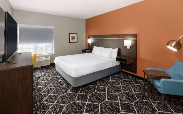 La Quinta Inn & Suites by Wyndham Olathe