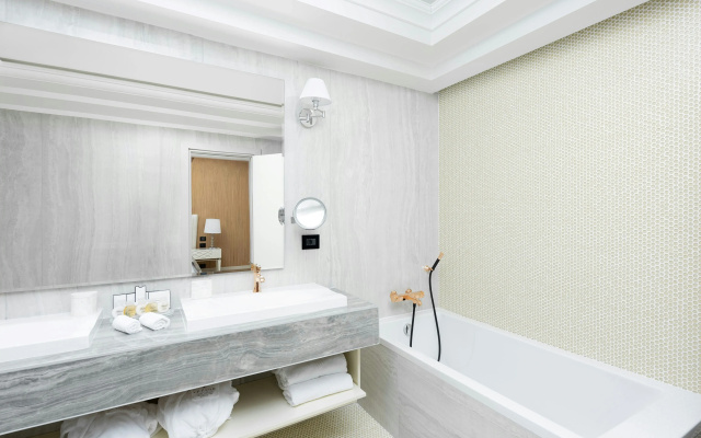 Hotel Tresor