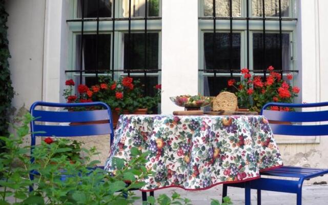 Castle area - Medieval Walls