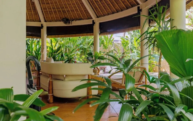 Flor Villa by Betterplace