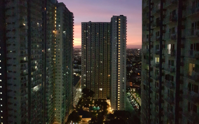1BR Cityscape at Grass Residences