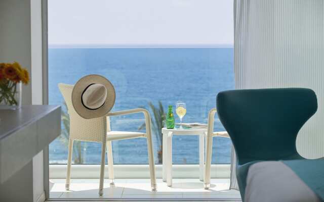 King Evelthon Beach Hotel & Resort