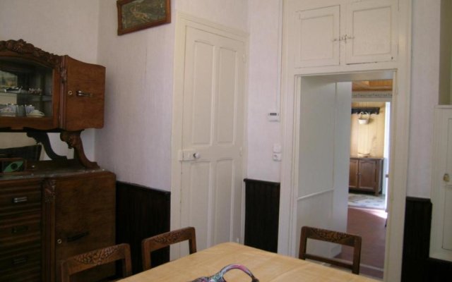 Gîte Huriel, 4 pièces, 5 personnes - FR-1-489-27