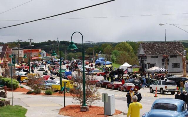 Lakeshore Fishing Cabin #5