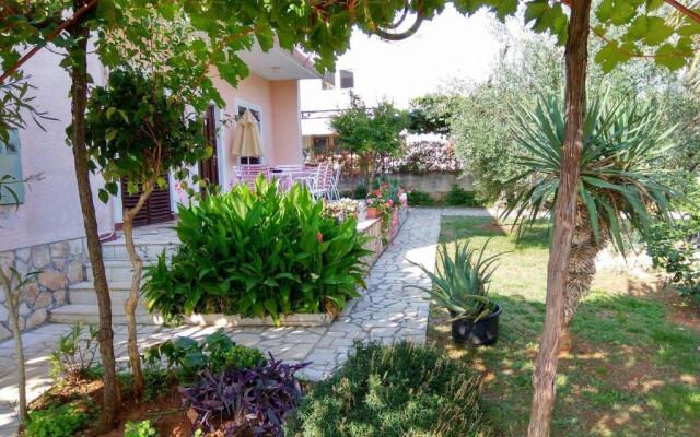 Apartment Gracijana 2