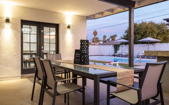 Scottsdale East Osborn 4 Bedroom Home by RedAwning, Scottsdale