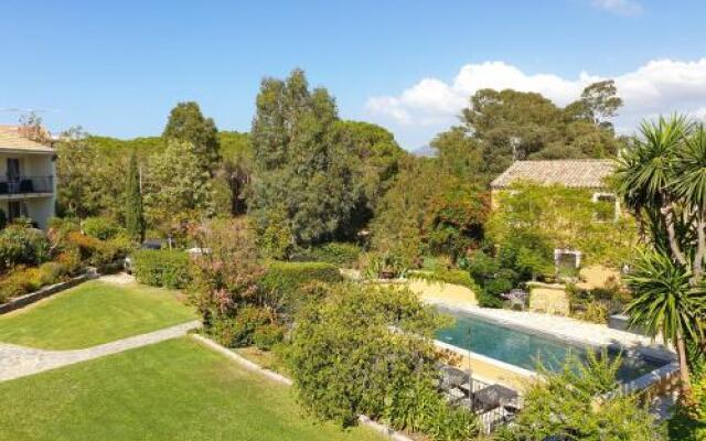 Residences Le Home  A Merula