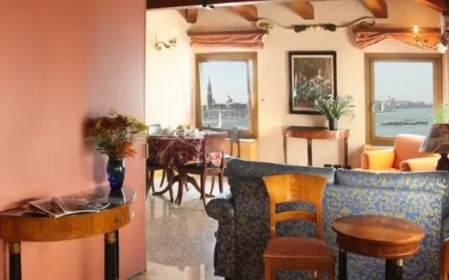 San Simeon Apartments