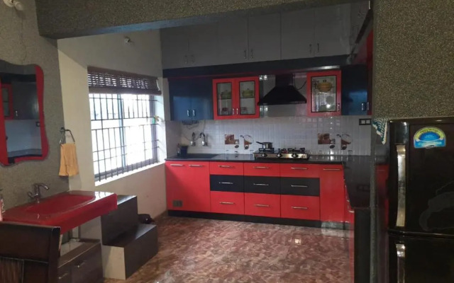 Srinikethana Home Stay with Swimming Pool