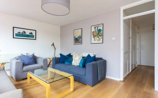 Spacious Central 3 Bedroom Apartment in Old Street