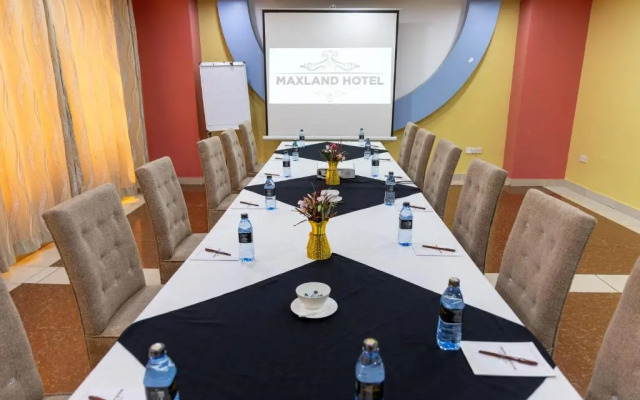 Maxland Hotel