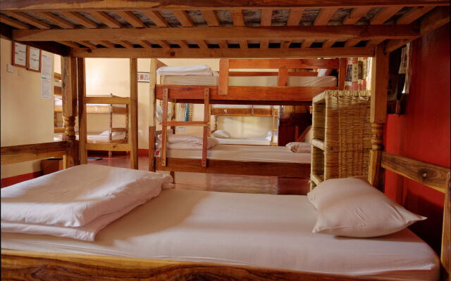 Jollyboys Backpackers