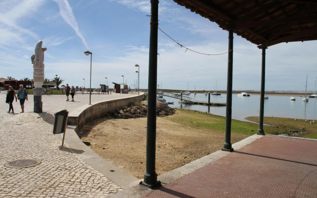 Villa Linda, Alto da Ria