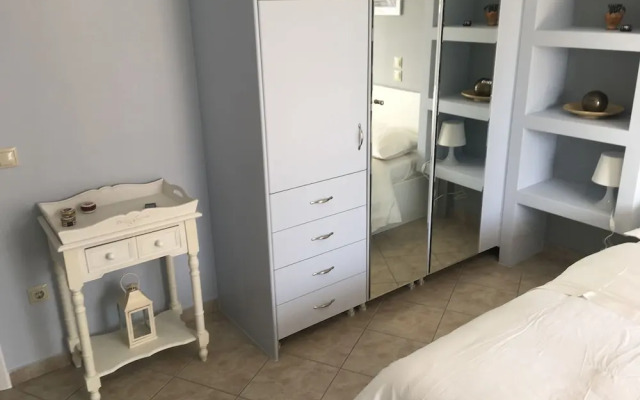 Cozy Flat With Acropolis View