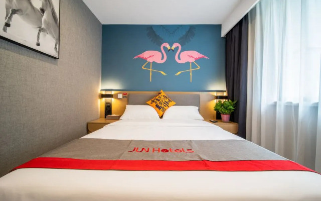 Junyi chain hotel (Xin'an Vocational Education Center store)