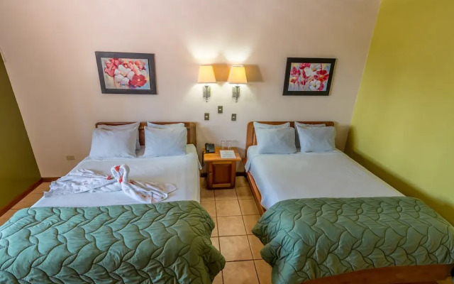 Backpackers Manuel Antonio