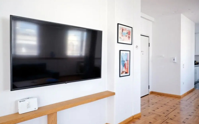 Jade's and Tala's Apartment - Acropolis View