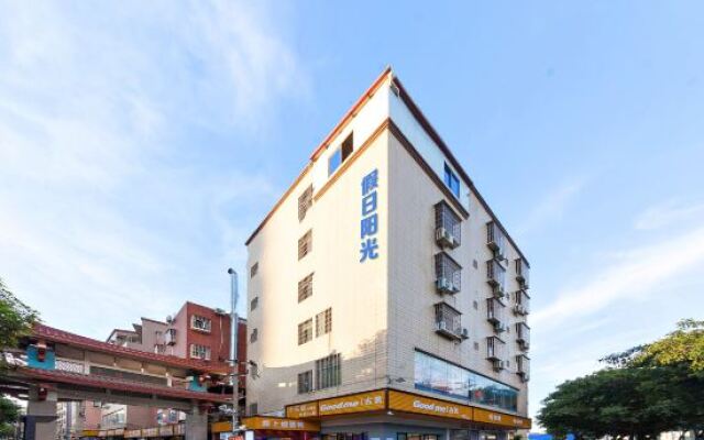 Holiday Sunshine Apartment (Cangzhou University Town)