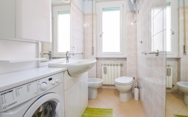 Beautiful Apartment in Rapallo With Wifi and 2 Bedrooms