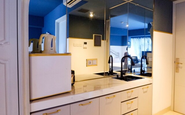 Luxurious Studio Apartment At La Riz Supermall Mansion