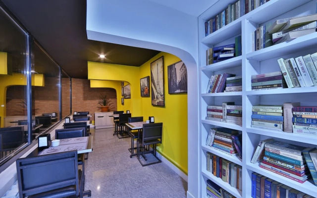 iO Hotel