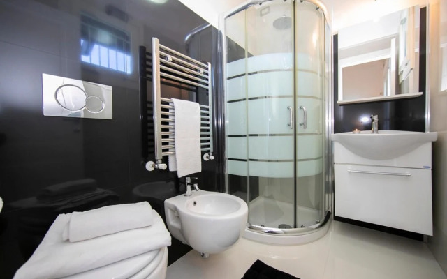 Villa Al Golfo Pool and View