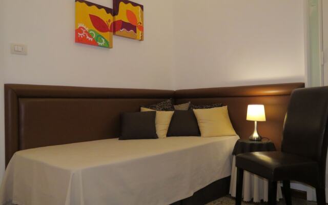 Palazzo De Tomasi B&B