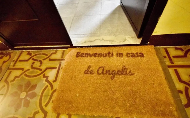 De Angelis Central House