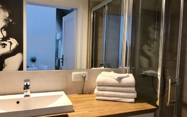 Apartamenty Cinema