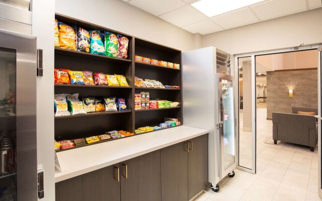 Pomeroy Inn & Suites Prince George