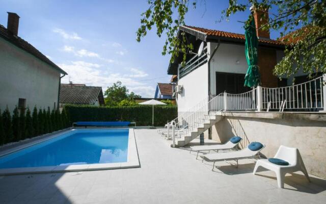 Villa Mina Kladovo, entire charming house with 5 bedrooms
