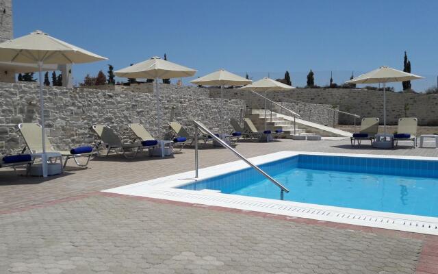 Nice apartment in Kamilari with swimming pool
