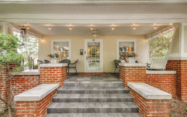 Stylish 3-bedroom Home in Tulsa