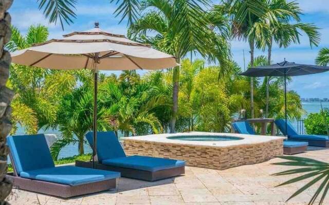 Villa Waterfront