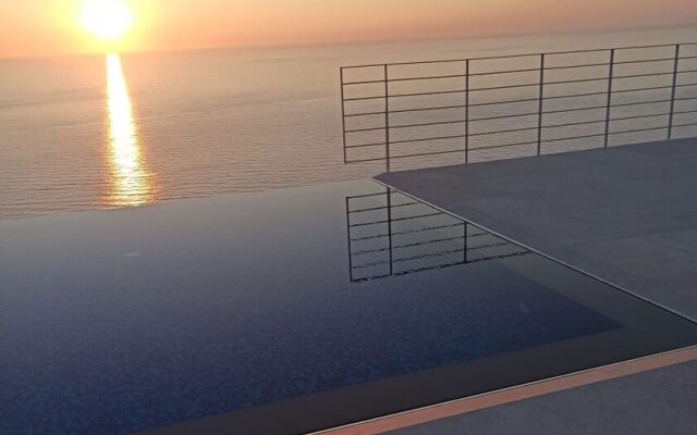 Okeanos Luxury Villas - Resort