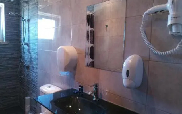 Fonte Da Telha Beach Hostel