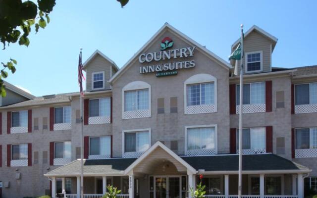 Country Inn & Suites