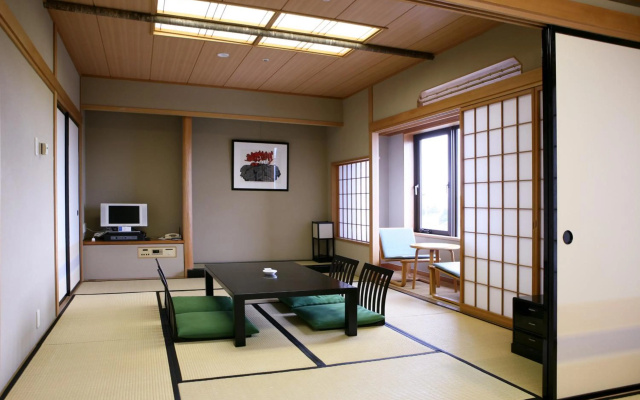 Hotel Hamatsu – Guest Rooms – Koriyama